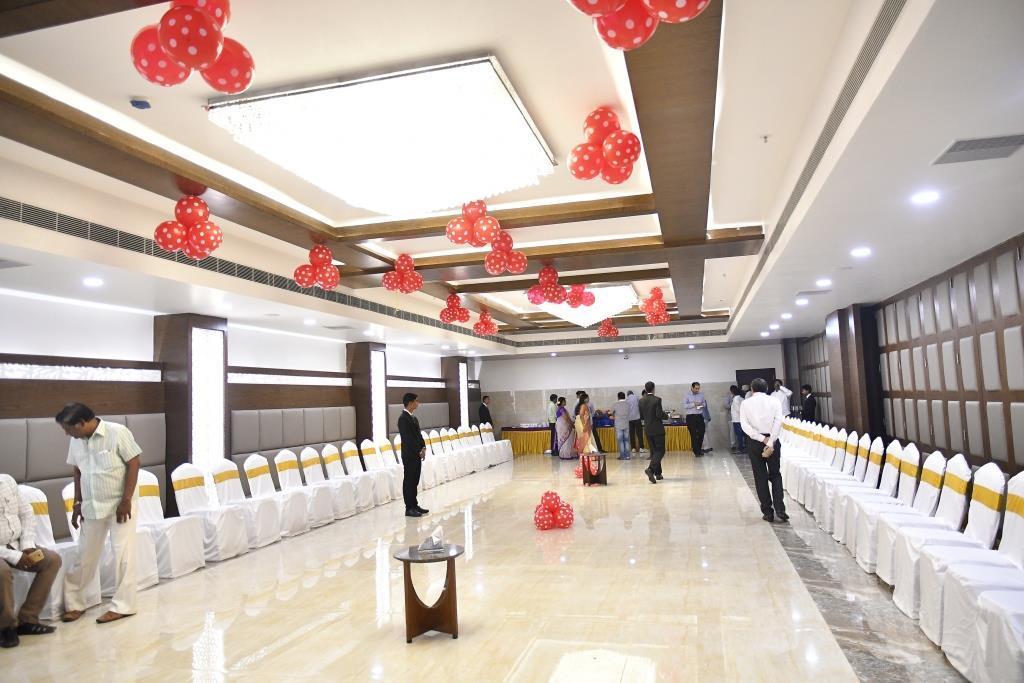 Hotel Ajantha Evergreen Виджаявада Экстерьер фото