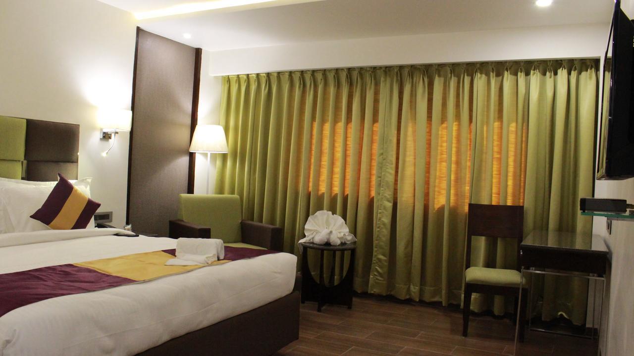 Hotel Ajantha Evergreen Виджаявада Экстерьер фото