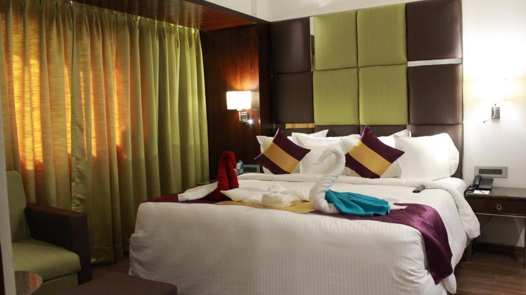 Hotel Ajantha Evergreen Виджаявада Экстерьер фото